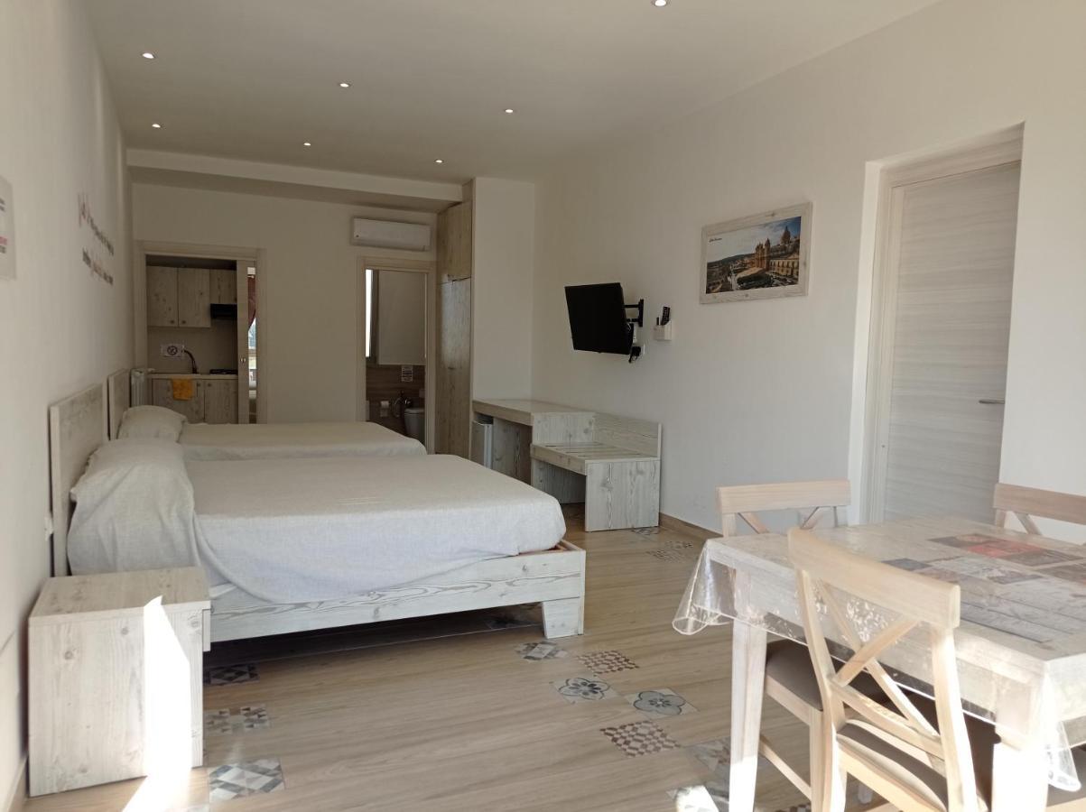 Sicily Rooms Appartamenti Карини Экстерьер фото