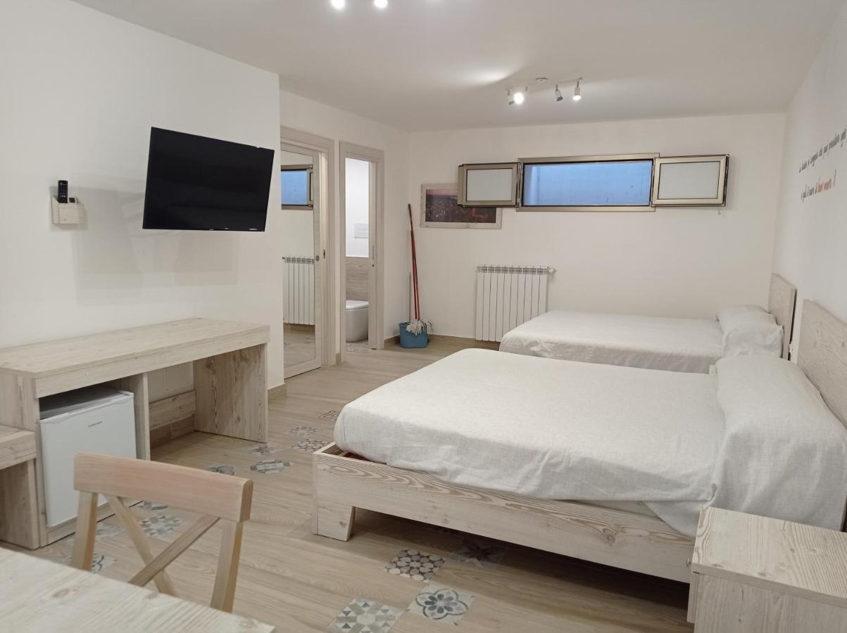 Sicily Rooms Appartamenti Карини Экстерьер фото