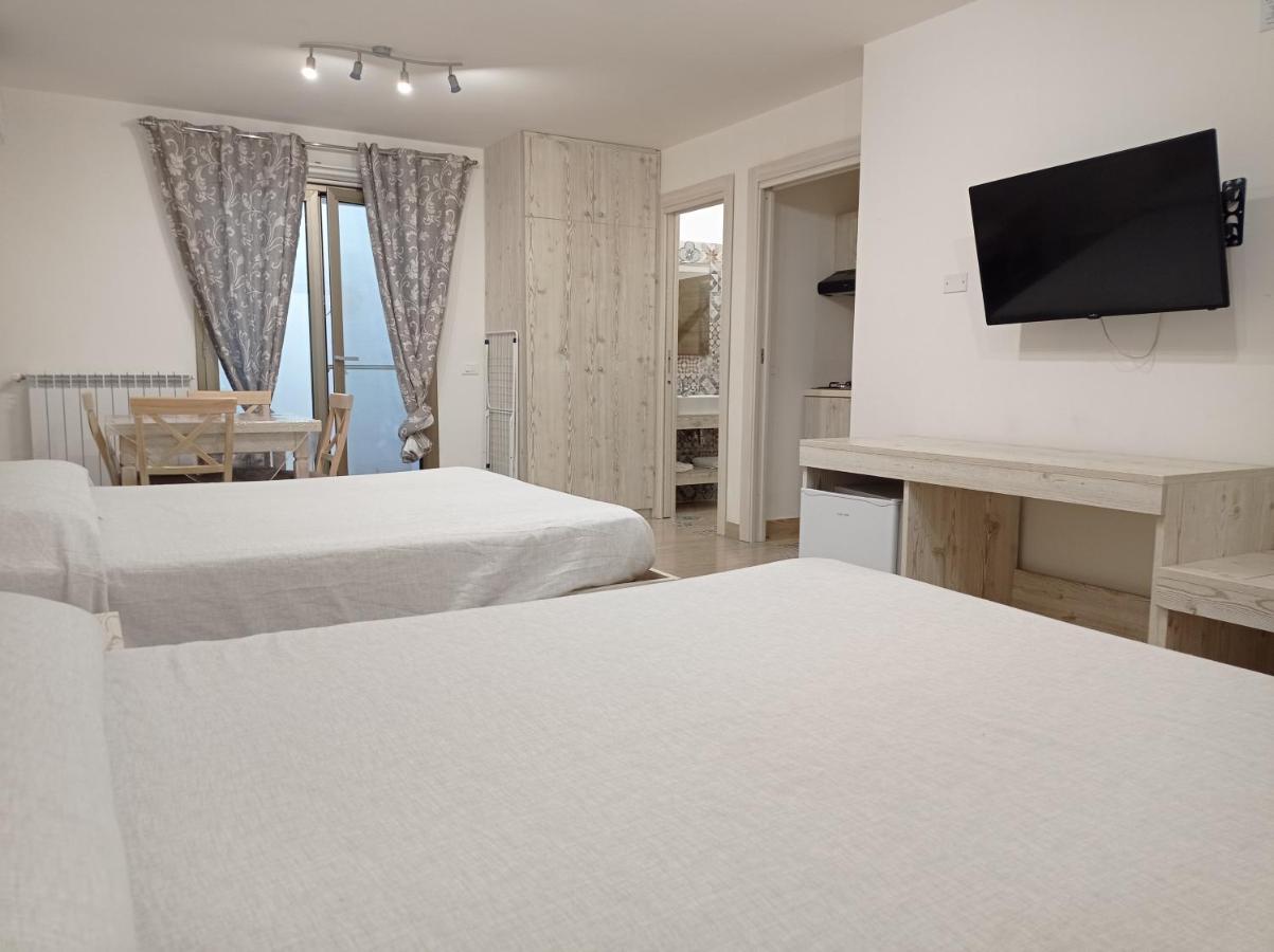 Sicily Rooms Appartamenti Карини Экстерьер фото